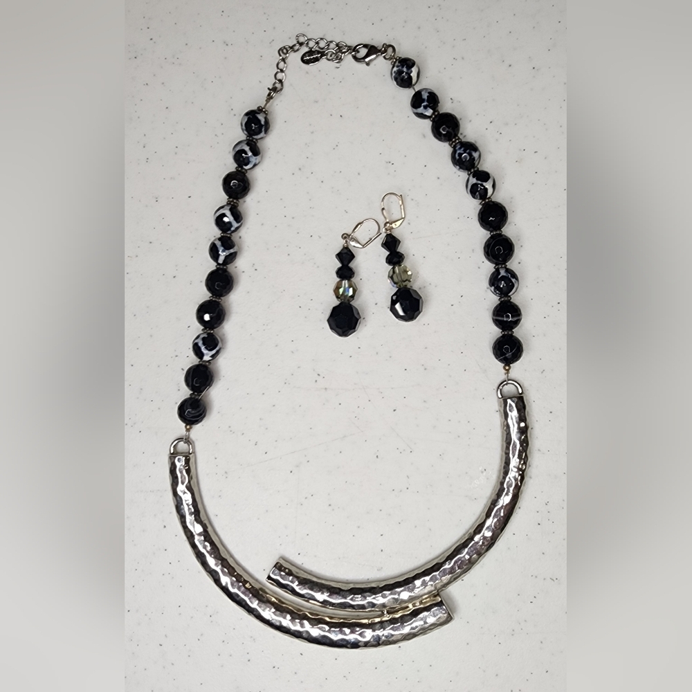 Chic Black and Silver-tone Necklace & Earring Set